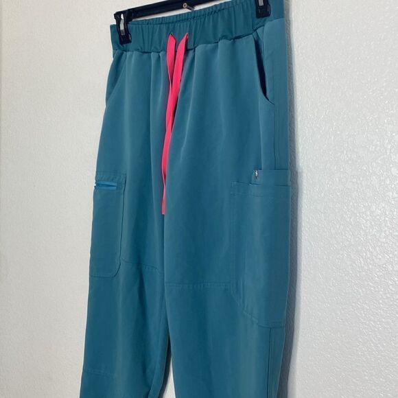 FIGS Technical Collection Women’s Scrub Pants Size M - Picture 2 of 8